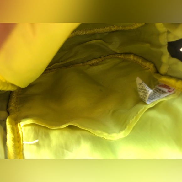 FREE (with purchase) - Marvel super girl mini backpack - Picture 4 of 5